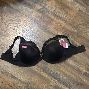 NWT Olga Black Lace Detail Bra 40DD